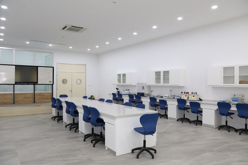 Knowledge University, College of Pharmacy Pharmaceutical Technology labs