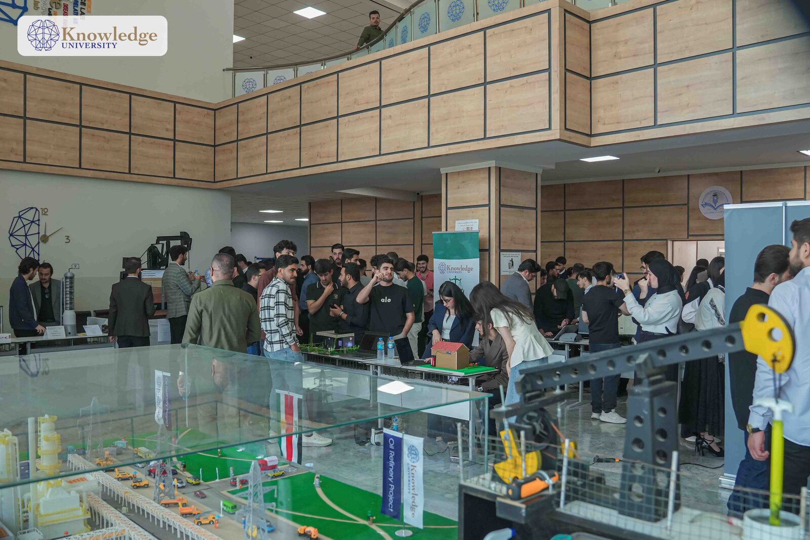 President of Knowledge University Reviews Innovative Graduation Projects at College of Engineering and College of Science Exhibition
